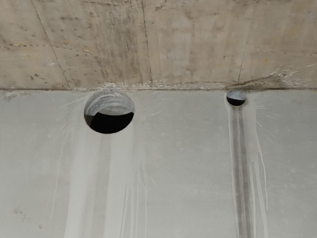 Kernbohrungen Ø120 und Ø300 in Stahlbeton